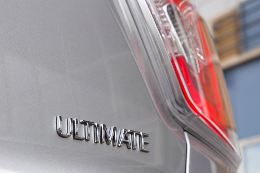 Логотип SsangYong Tivoli Ultimate 2018 года  (UK) (фото 19 из 37)